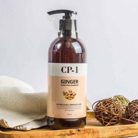 “CP-1 Ginger Purifying Shampoo” su imbieru giliai valo galvos odą, šalina nešvarumus ir riebalų perteklių. Imbiero ir medaus ekstraktai maitina ir drėkina, suteikdami plaukams natūralų žvilgesį ir švelnumą. Tinka sausiems, žvilgesį praradusiems plaukams, užtikrina švarą ir gaivą kasdien.
